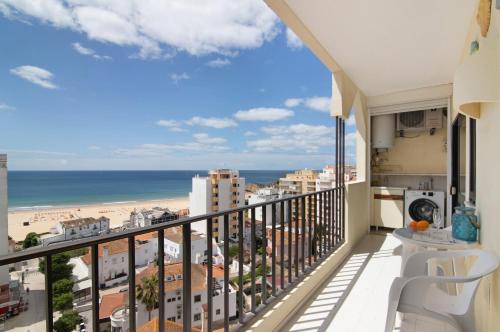 Praia da Rocha Apartment | Family Beach View - Praia da Rocha