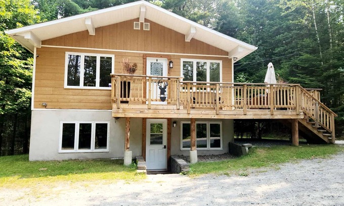 Saint-Faustin-Lac-Carre Ski Chalet | FAMILY CHALET IN NATURE WELL LOCATED