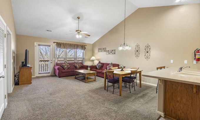 Branson West Condo | Family Condo in a Lovely, Gated Golf Resort near Silver Dollar City