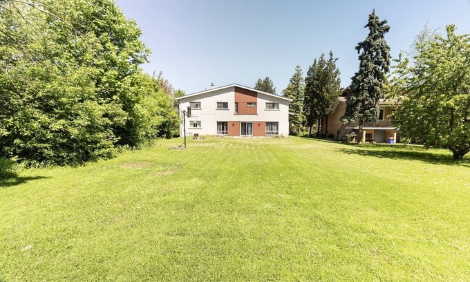 Clanton Park House | Family & Corporate Stay Home [3 Bdrms /2.5 Bath]