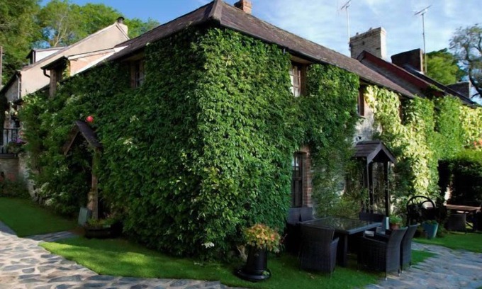 Boncath Cottage | Family Cottage with superb indoor leisure facilities