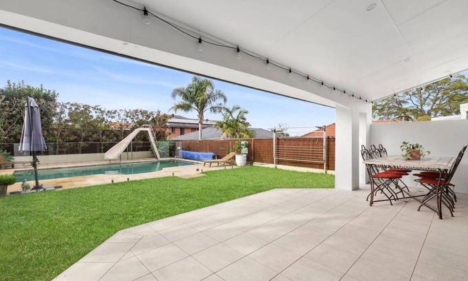 Cronulla House | Family Entertainer Renovated Pool House