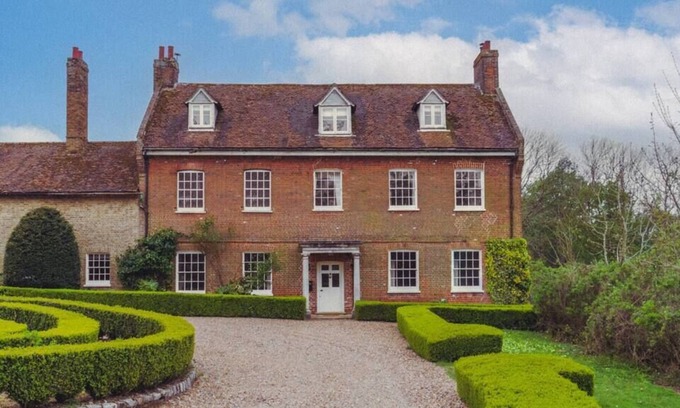Ware House | Family Escape To The Countryside