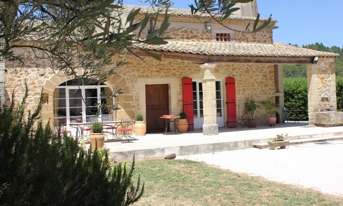 Mondragon Other | Family farmhouse in Provence on a vineyard with authentic swimming pool