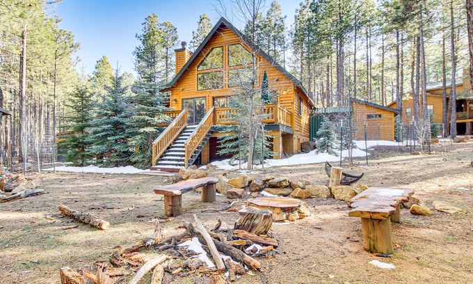 Heber Cabin | Family-Friendly Cabin w/Fire Pit in Forest Lakes
