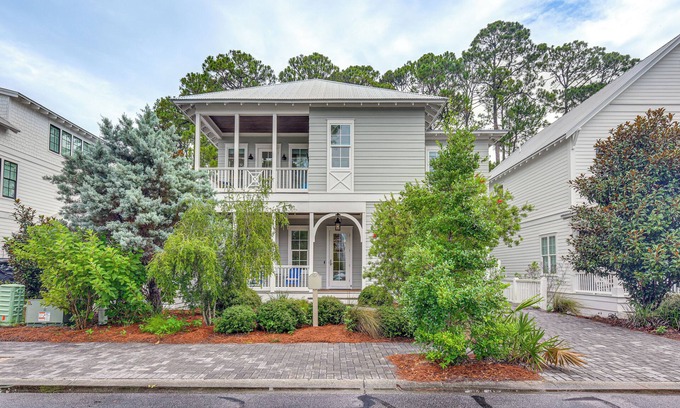 Lakeside at Blue Mountain Beach House | Family-Friendly Santa Rosa Home: Walk to Beach!