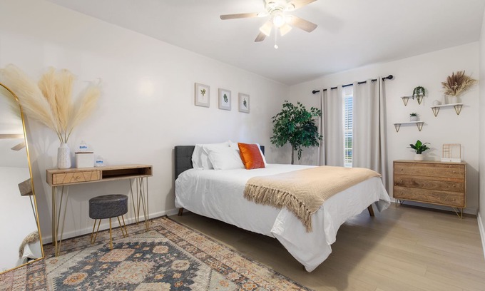 Dandridge House | Family Friendly, 15 Min to Douglas Lake, Game Room, King bed