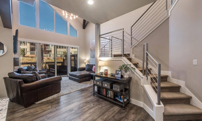 Pinebrook House | Family friendly 3 bdrm, hot tub, close to Canyons Village, interior designed