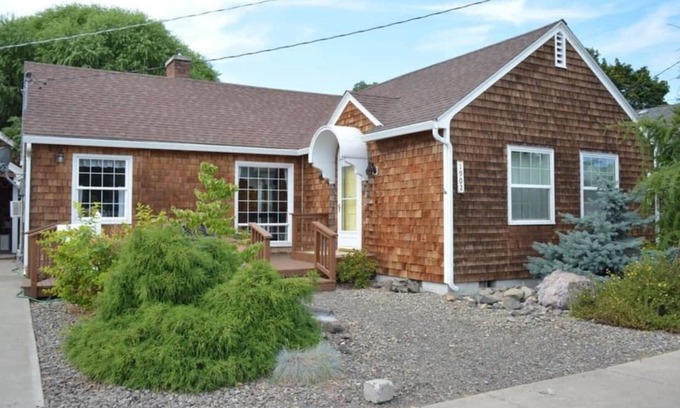 La Grande House | Family-Friendly 3-Bedroom House, Close to Downtown and EOU!