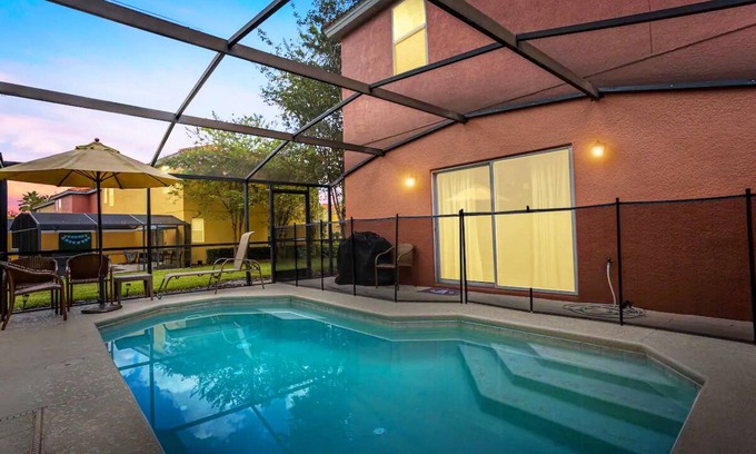 Sunset Lakes House | Family-Friendly 3BR Townhome near Disney! — Pool, BBQ & Encantada Resort