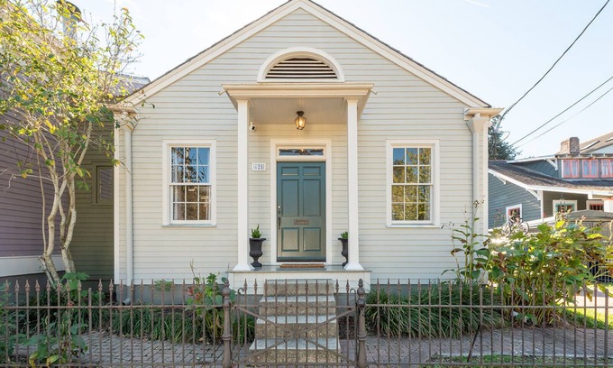 Algiers Point House | Family Friendly 3BR in Historic Neighborhood Near French Quarter, Parking