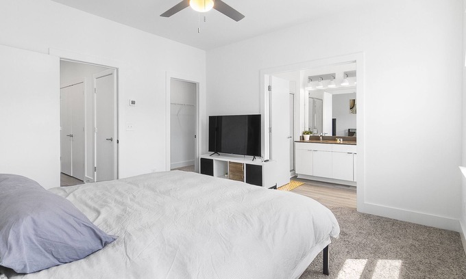 Peoplestown House | Family Friendly accommodations for 8. Close to PARC stadium