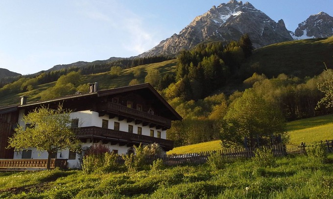 Leogang Apartment | Family-friendly apartment in a farm for 2-8 people