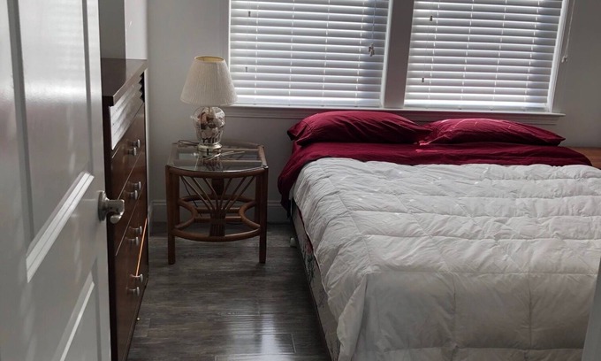 Ocean Beach III House | Family-Friendly Beach Cottage, sleeps 10!