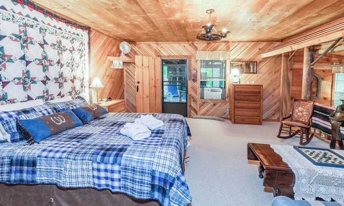 Lake Toxaway Cabin | Family Friendly "Bunkhouse" - Close to Waterfalls