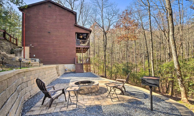 Blairsville Cabin | Family-Friendly Cabin ~ 1 Mile to Hike & Swim!