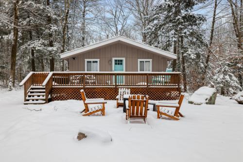 Pocono Pines House | Family Friendly Cabin With A Firepit And A Hot Tub In Heart of Poconos