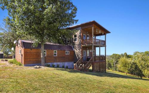 Eureka Springs House | Family-Friendly Cabin with Hot Tub in the Ozark Mountains and nearby Beaver Lake, Eureka Springs