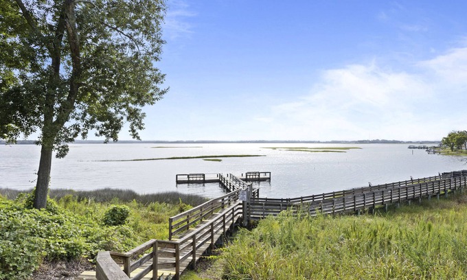 Swansboro Condo | Family friendly condo in Swansboro NC/2 bedroom, 2.5 bath