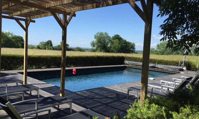 Montazeau House | Family friendly country house near Bergerac Bordeaux StEmillion jacuzzi pool