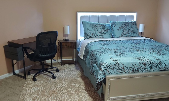 Bowie House | family-friendly cozy place for your relaxation. Close to high ways and DC.