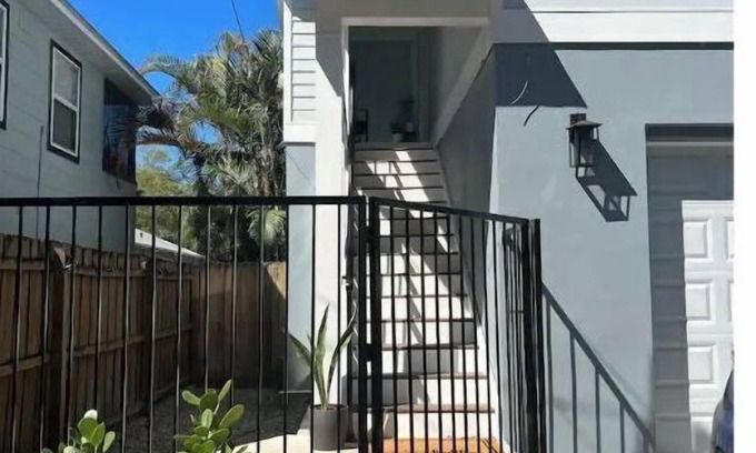 United Central Apartment | Family Friendly DTSP 2/1 Neighborhood Apt