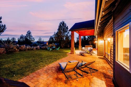 Bend House | Family-Friendly Dara Oaks Home with Private Hot Tub and BBQ on the Deck home