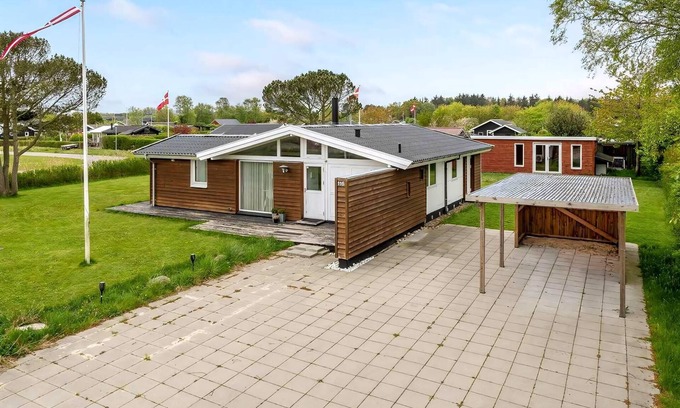 Nordstrand House | Family-friendly activity house by the sea
