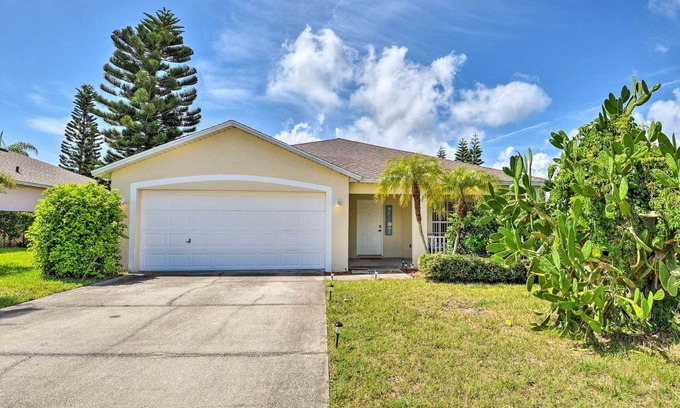Edgewater House | Family-Friendly Edgewater Home: 6 Mi to Beaches!