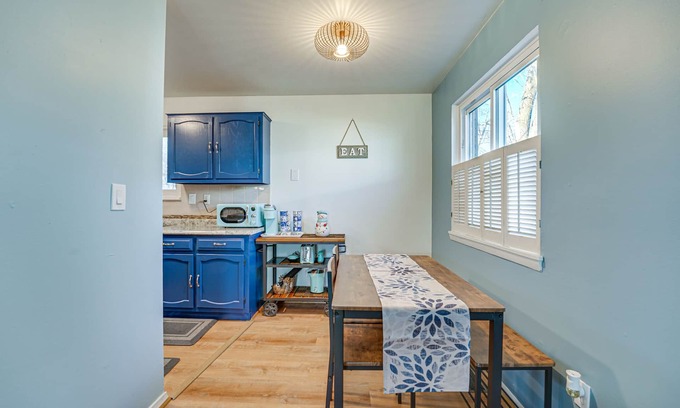 Mitchell Cottage | Family-friendly Getaway w/Fire Pit in Ann Arbor