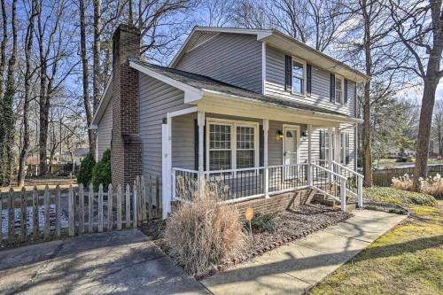 Greensboro House | Family Friendly Greensboro Home Pets Welcome