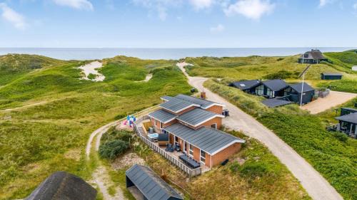 Sondervig House | Family-Friendly Holiday Home With Indoor Pool And Outdoor Spa 100 Meters From The North Sea