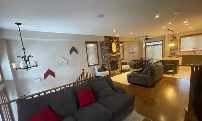 Collingwood House | Family-Friendly Home | Hiking, Beaches, Pool Access | Minutes to Blue Mountain