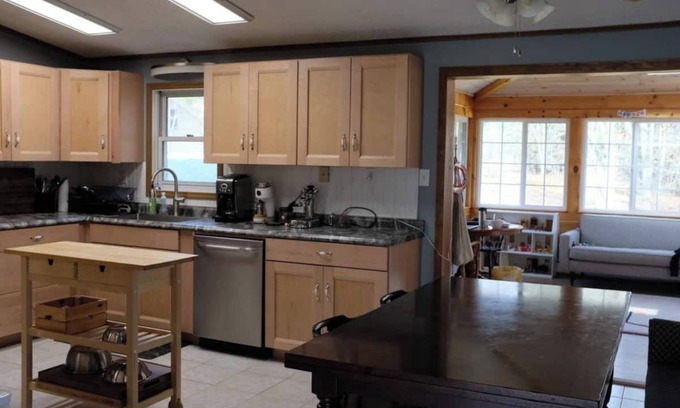 Ancramdale House | Family-Friendly Home in a Private Lake