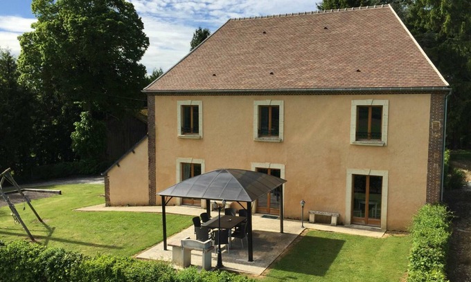 Feings Cottage | Family-Friendly Home with Outdoor Games, WiFi, and Garden in Perche Park