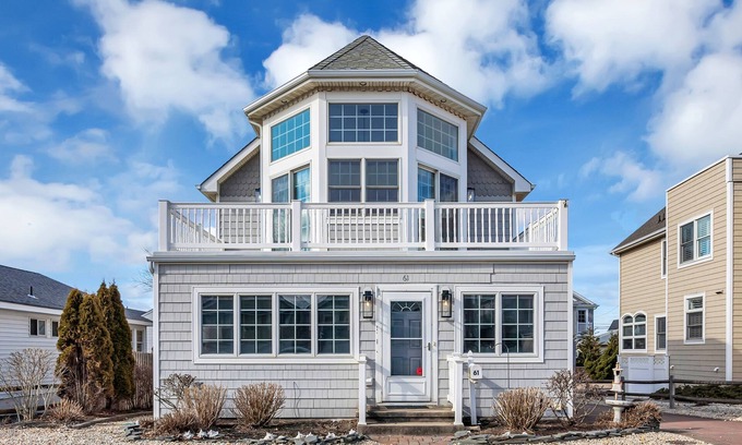 Manasquan House | Family friendly house across the street from Beach!