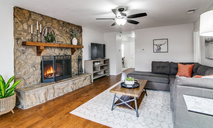Rockwall House | Family Friendly House with Excellent Deck and Patio