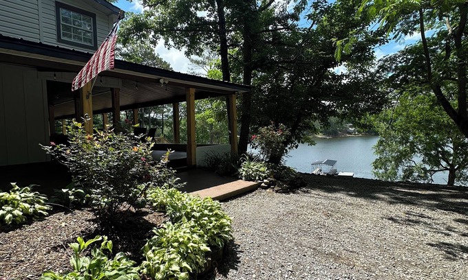 Cullman House | Family Friendly Lake House