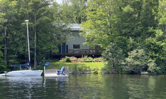Sunapee House | Family-friendly Lakefront Retreat with Modern Amenities and Stunning Views