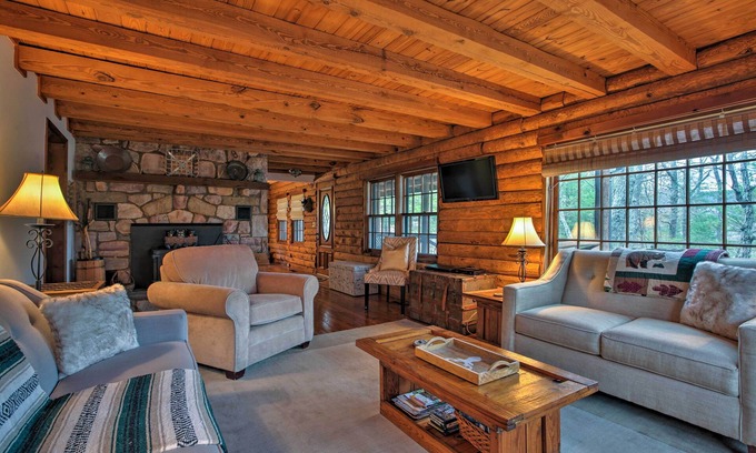 Massanutten House | Family-Friendly Massanutten Log Home w/Views!