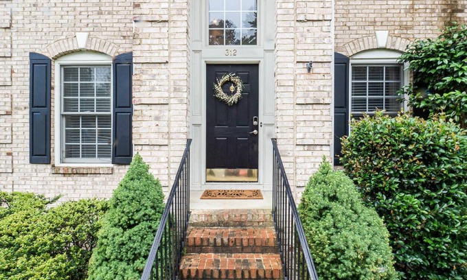 Cary House | Family Friendly Monthly Rental