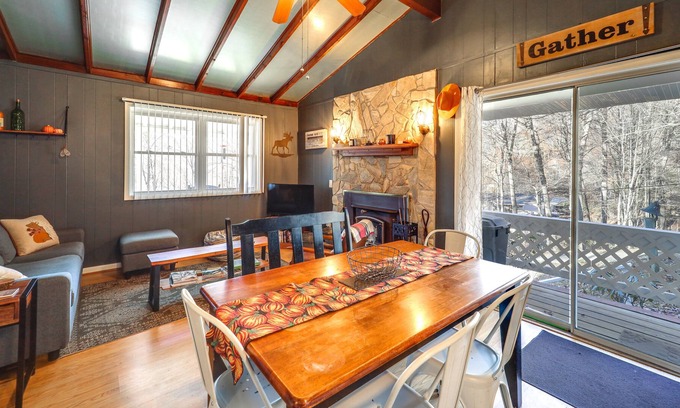 Newland Cottage | Family-Friendly Newland Cottage w/ Fire Pit!