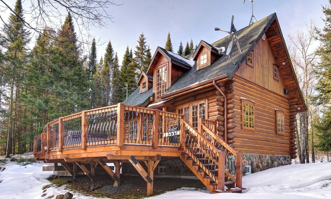 Lac-Superieur Ski Chalet | Family Friendly Private Tremblant Versant Nord