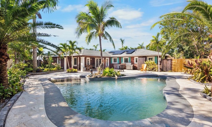 West Bradenton House | Family-Friendly Pool Home Just Minutes from Anna Maria Island