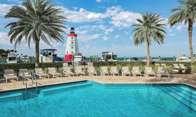 Marathon Hotel | Family-Friendly Room Perfect for Beachside Relaxation! Outdoor Pool!