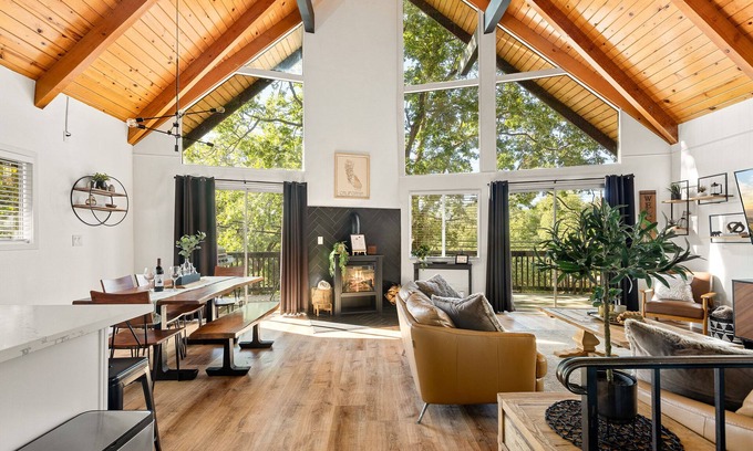 Lake Arrowhead Cabin | Family Friendly Cabin with Trendy 70's Game Room!