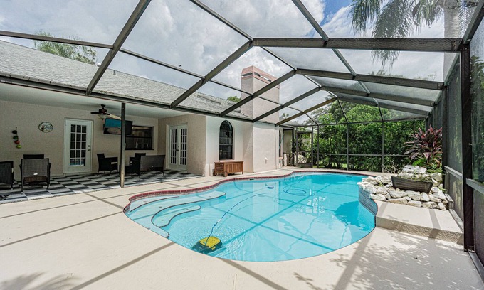 Elfers House | Family friendly pool home/3 bed 2 bath/pet friendly/near Beaches and Tampa