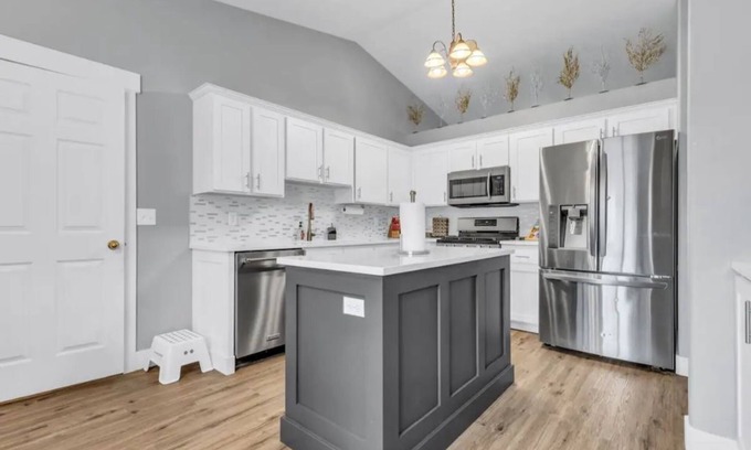 Pleasant Grove House | Family Friendly cozy Home Away from Home in Pleasant Grove w/ lots of extras