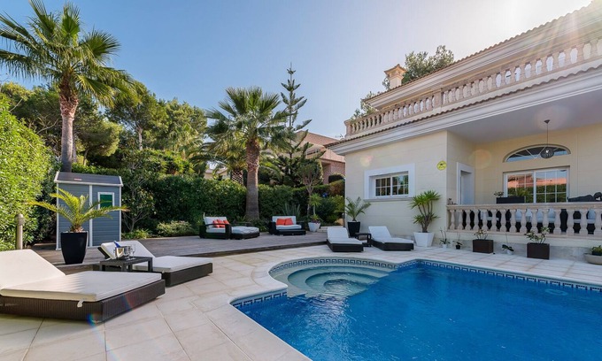 Santa Ponsa Ski Chalet | Family-friendly Villa Tres Reyes with spacious pool area