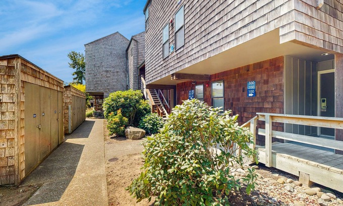 Historic Bayfront House | Family-Friendly Waterfront Studio w/High-Speed WiFi, Marina View, & Kitchenette